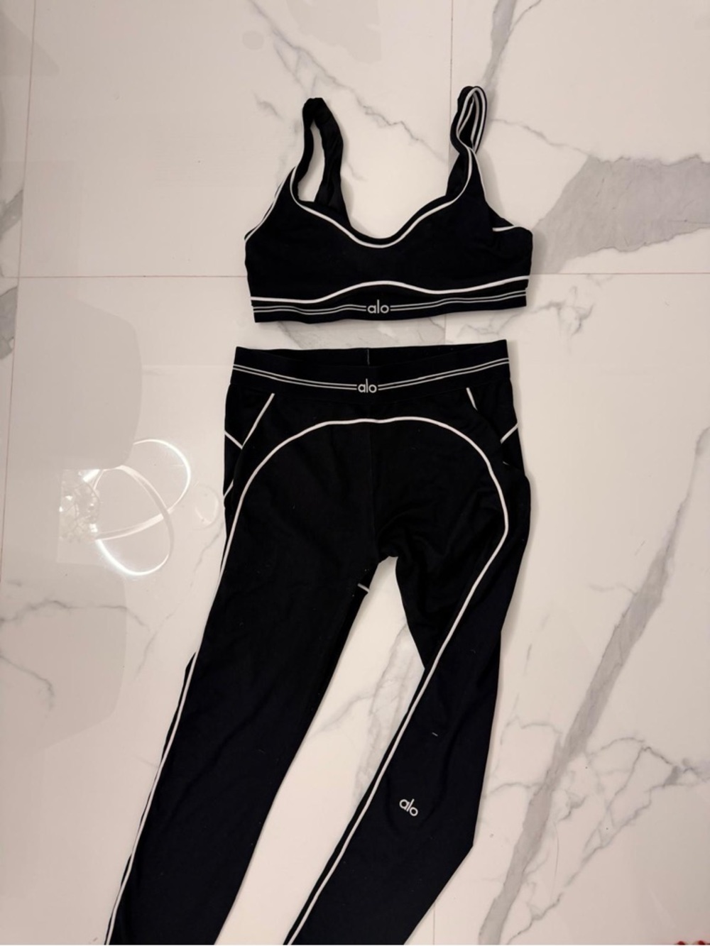 alo Black Piped Sports Bra & Leggings Set